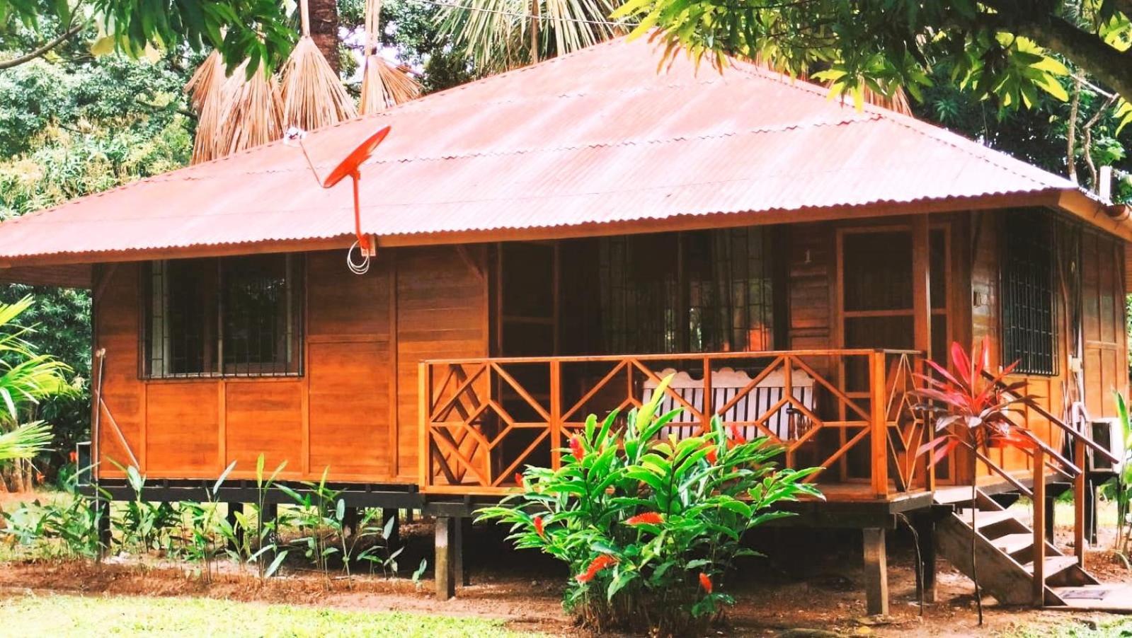 Manish Hotel Ecologico Pucallpa Bagian luar foto