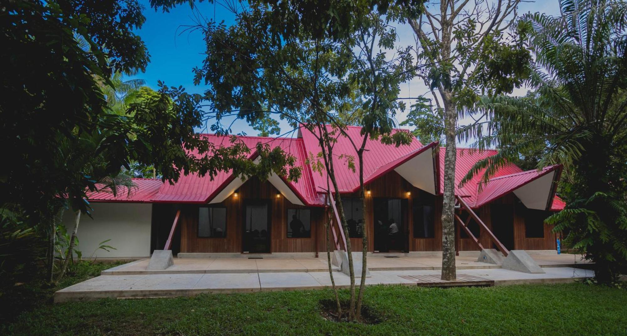Manish Hotel Ecologico Pucallpa Bagian luar foto