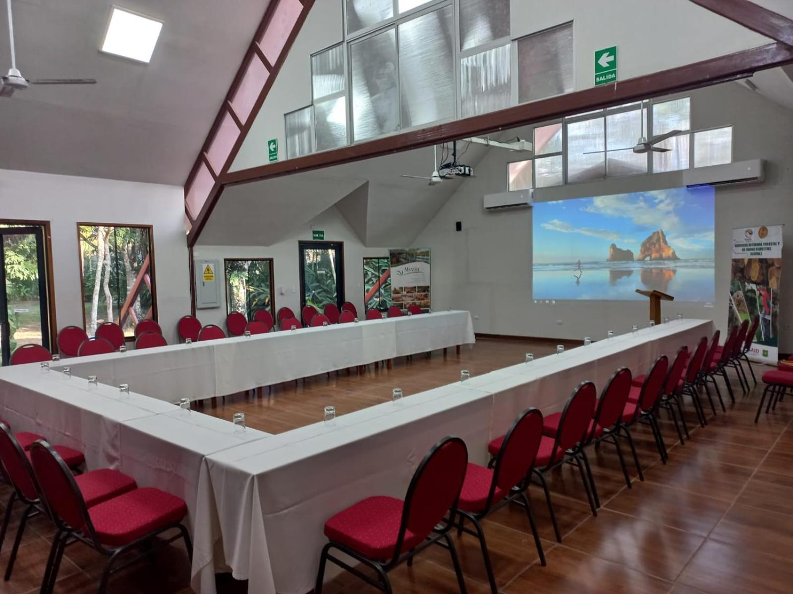 Manish Hotel Ecologico Pucallpa Bagian luar foto